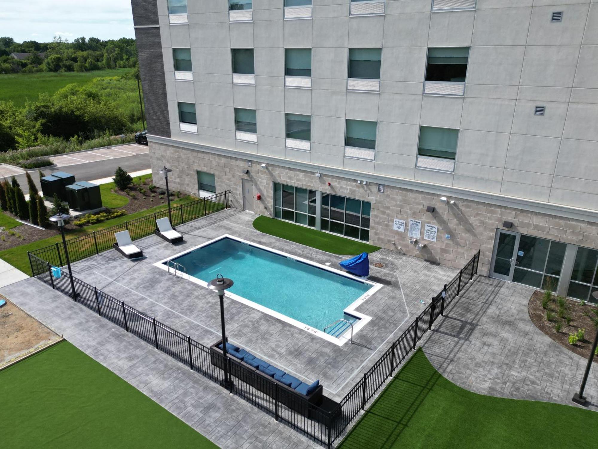 Holiday Inn Express & Suites Chicago Schaumburg By Ihg エクステリア 写真