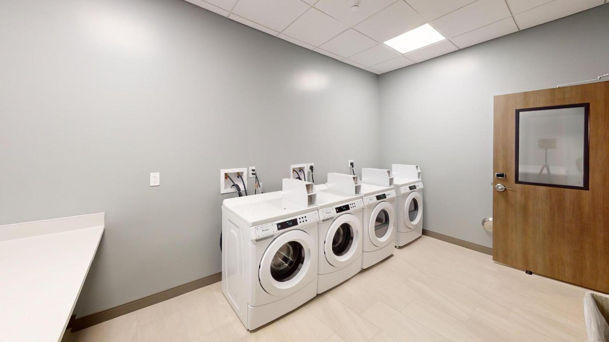 Holiday Inn Express & Suites Chicago Schaumburg By Ihg エクステリア 写真