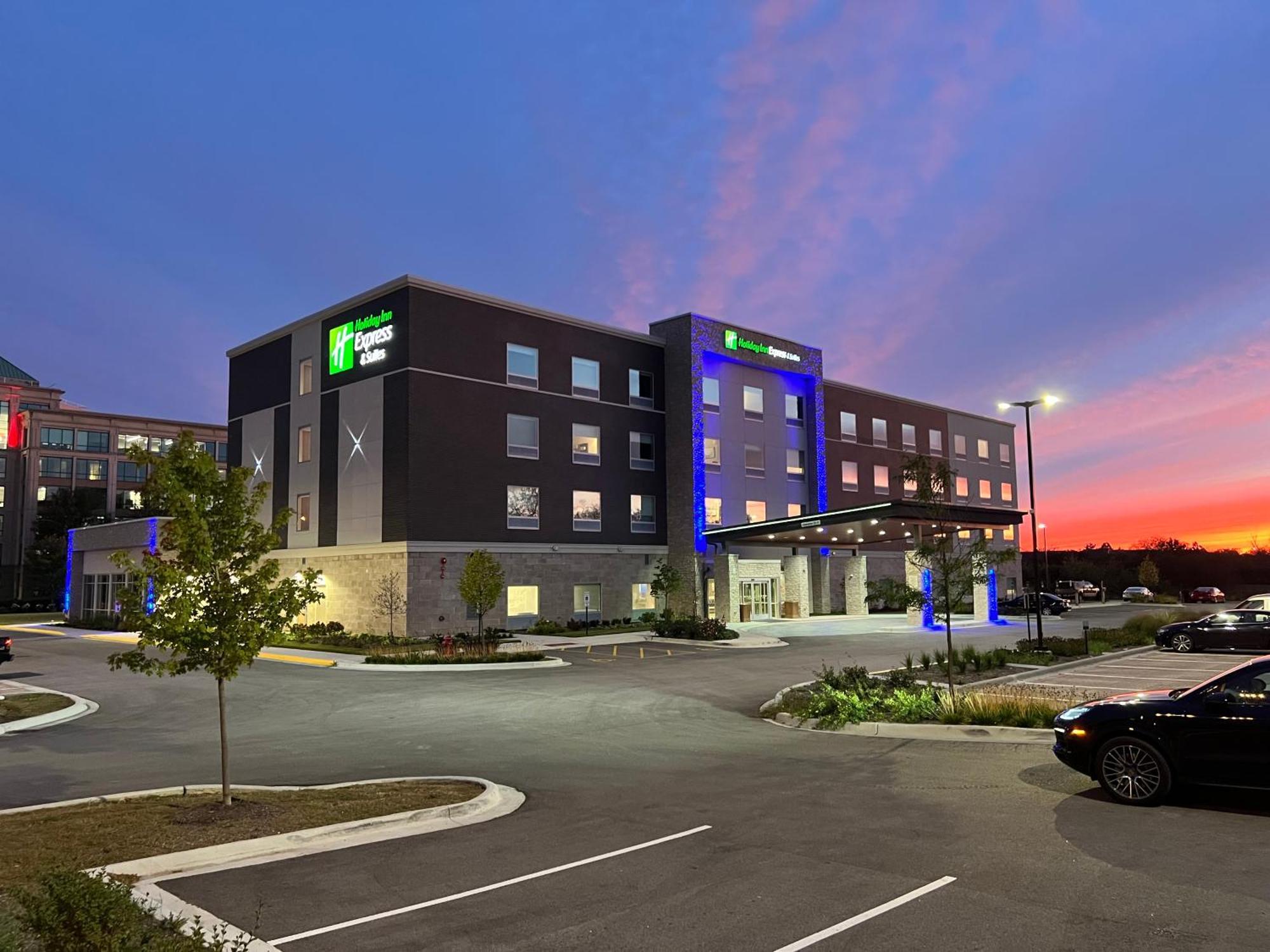 Holiday Inn Express & Suites Chicago Schaumburg By Ihg エクステリア 写真